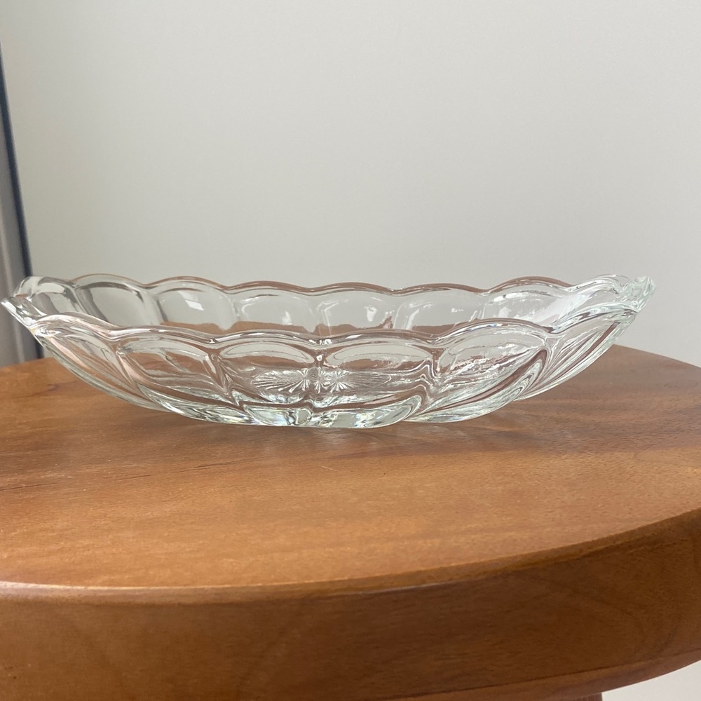 Set of 4 Vintage Anchor Hocking Glass Serving Dishes - Picture 3 of 4